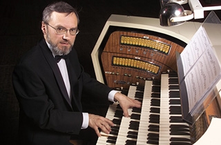 органный концерт Алексей Семенов ( орган) 